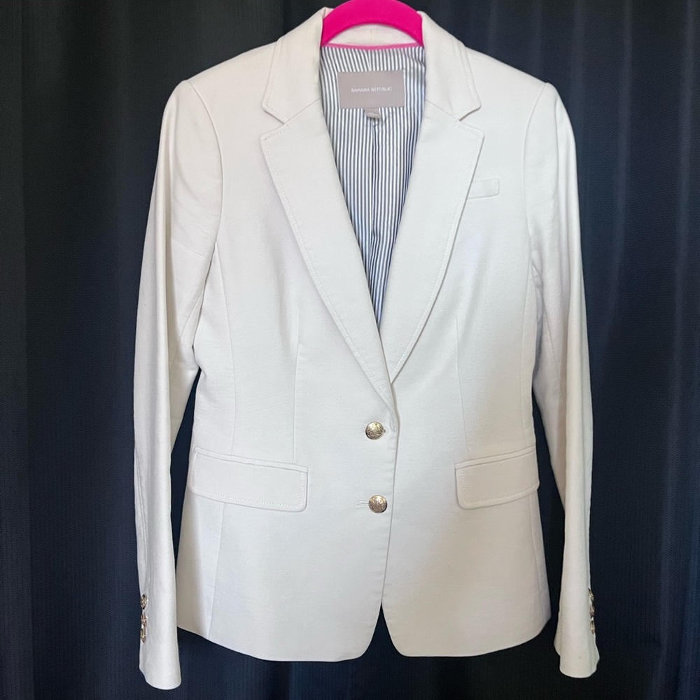 Banana Republic White Structured Blazer with Notched Lapels